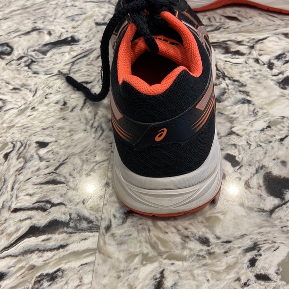 ASICS sneakers. Size 10. Good condition. Lite wear - Picture 4 of 6